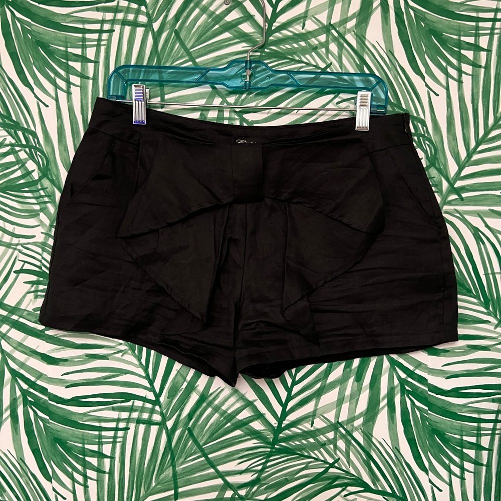 Boutique black shorts size Large